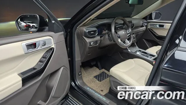 Ford Explorer Explorer 6 поколение 3.0 Platinum 4WD — Фото автомобиля 11