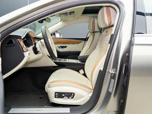 Bentley Flying Spur — Фото автомобиля 10