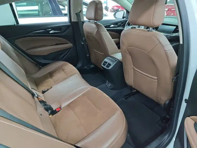 Buick Regal — Фото автомобиля 16