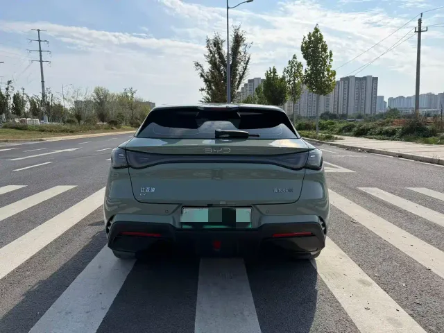 BYD Seal 06 GT — Фото автомобиля 8