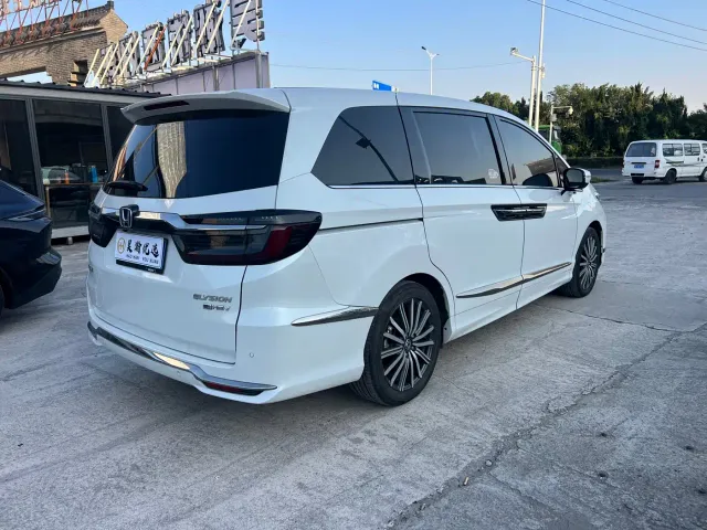 Honda Elysion — Фото автомобиля 7