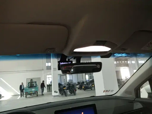 Geely Emgrand S — Фото автомобиля 17
