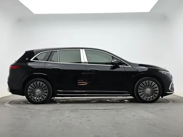Mercedes-Benz Maybach EQS SUV — Фото автомобиля 5
