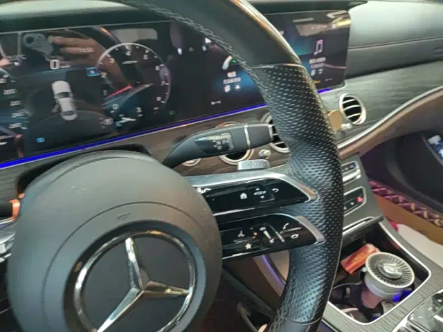 Mercedes-Benz E-Class — Фото автомобиля 13