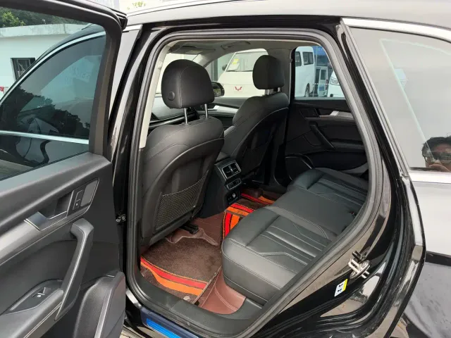 Audi Q5L — Фото автомобиля 5