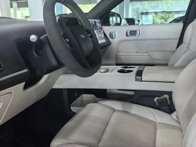 Li Auto L9 — Фото автомобиля 5
