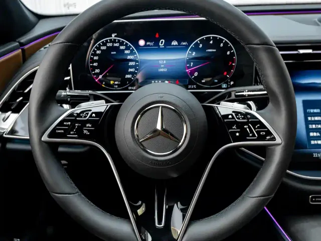 Mercedes-Benz E-Class — Фото автомобиля 16