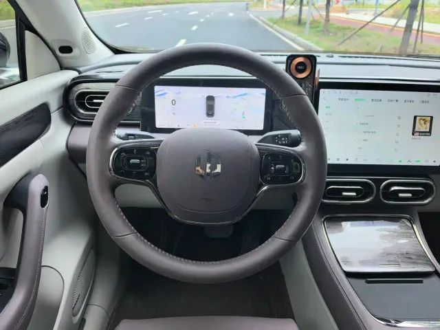 Leapmotor C11 — Фото автомобиля 14