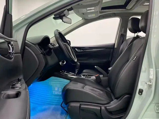 Nissan Tiida — Фото автомобиля 4
