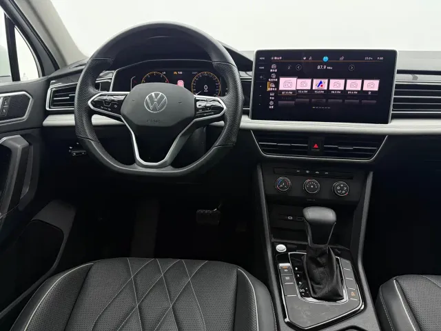 Volkswagen Tiguan L — Фото автомобиля 12