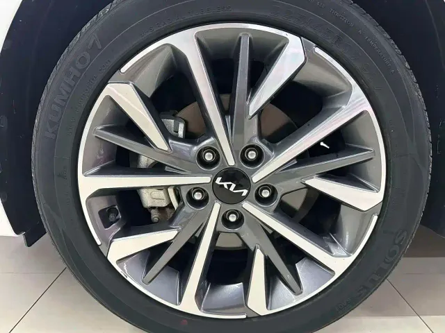 Kia K3 — Фото автомобиля 10