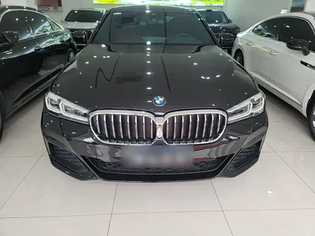 BMW 5 Series — Фото автомобиля 2