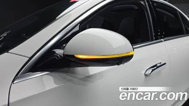 Mercedes-Benz E-Class — Фото автомобиля 29