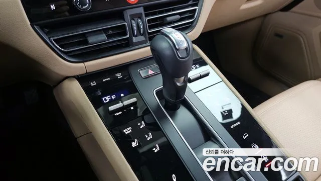 Porsche Macan — Фото автомобиля 9
