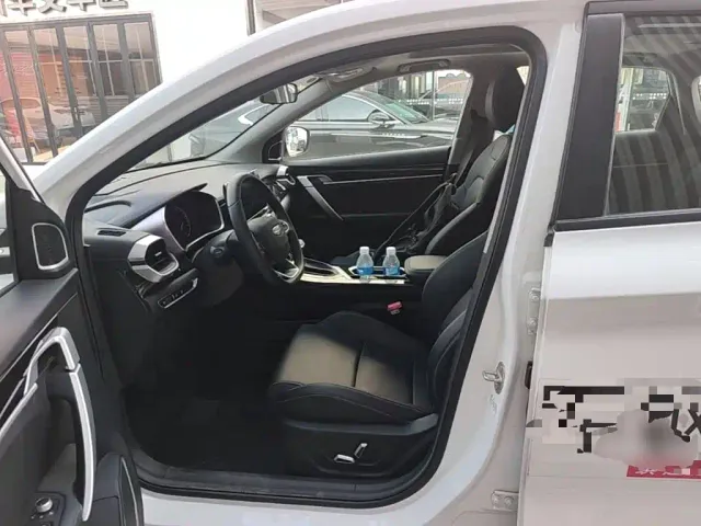 Geely Binyue — Фото автомобиля 10