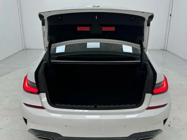 BMW 3 Series — Фото автомобиля 15