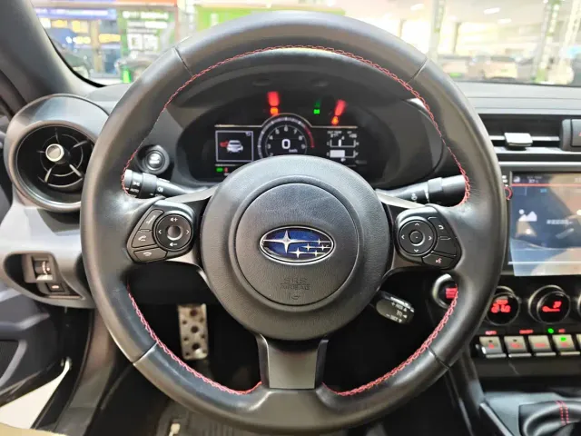 Subaru BRZ — Фото автомобиля 5