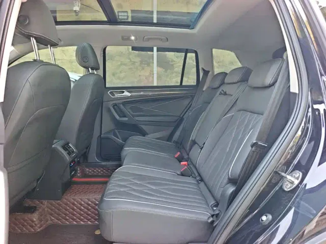 Volkswagen Tiguan L — Фото автомобиля 16