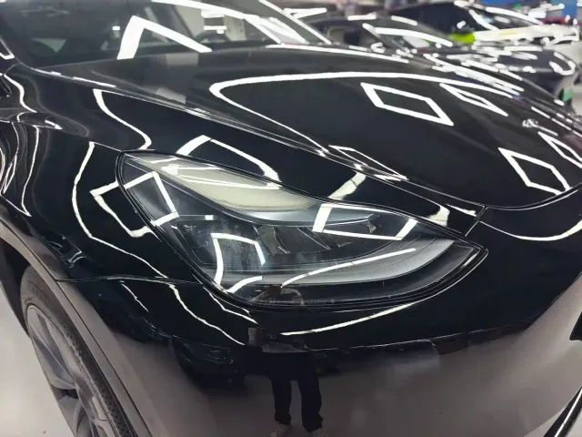 Tesla Model Y — Фото автомобиля 16