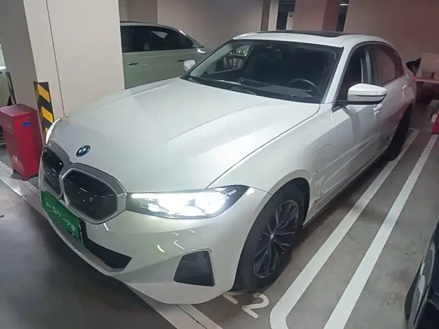 Фотография автомобиля — BMW i3