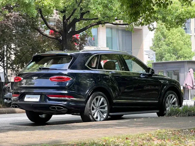 Bentley Bentayga — Фото автомобиля 5