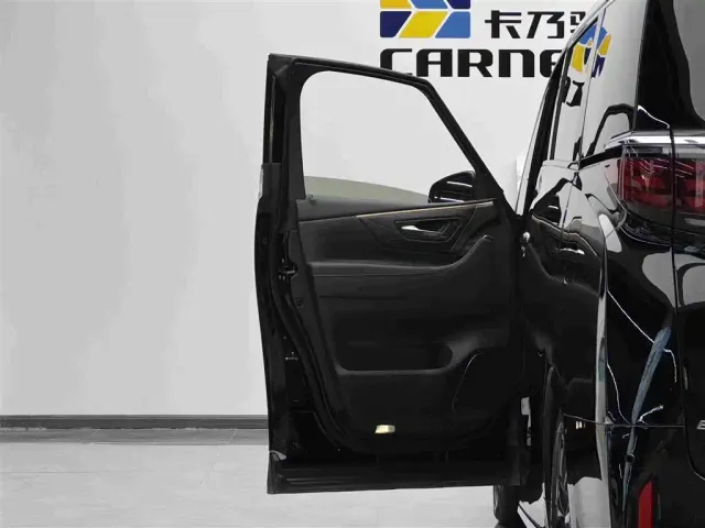 Toyota Alphard — Фото автомобиля 7