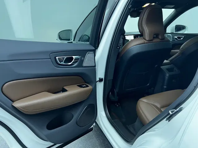 Volvo XC60 — Фото автомобиля 19