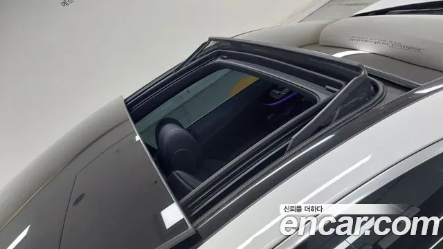 Mercedes-Benz E-Class — Фото автомобиля 12