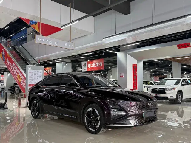 Фотография автомобиля — Wuling Starlight