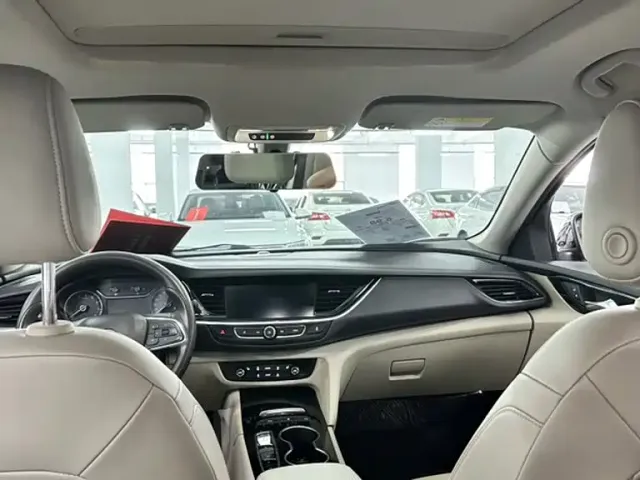 Buick Regal — Фото автомобиля 11