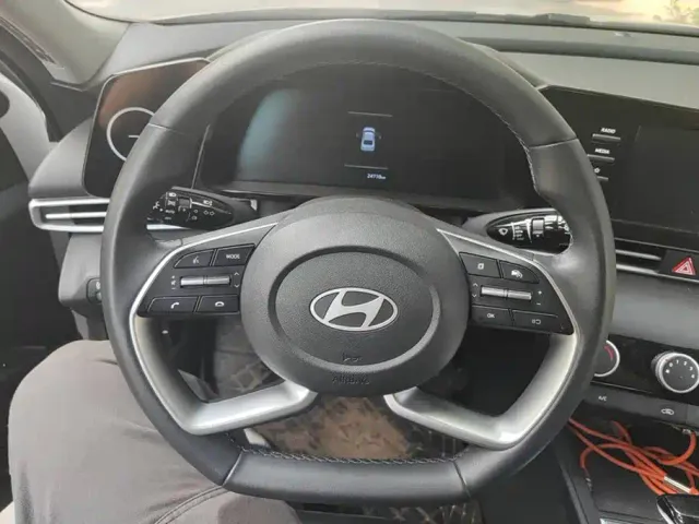 Hyundai Elantra — Фото автомобиля 15