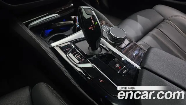 BMW 5 Series G30 — Фото автомобиля 12