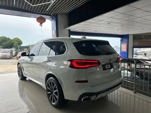 BMW X5 — Фото автомобиля 9
