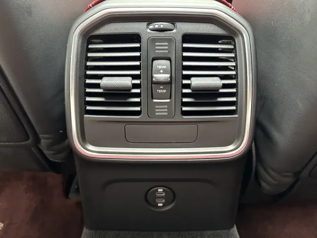 Porsche Macan — Фото автомобиля 12