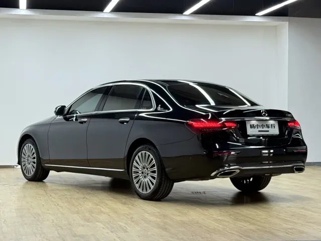 Mercedes-Benz E-Class — Фото автомобиля 6