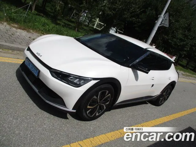 Kia EV6 — Фото автомобиля 2