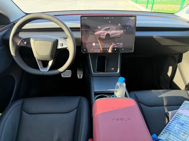 Tesla Model Y — Фото автомобиля 5