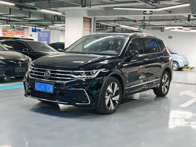 Фотография автомобиля — Volkswagen Tiguan L
