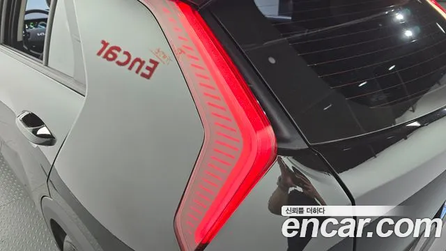 Kia Niro — Фото автомобиля 8
