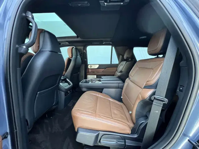 Lincoln Navigator — Фото автомобиля 5