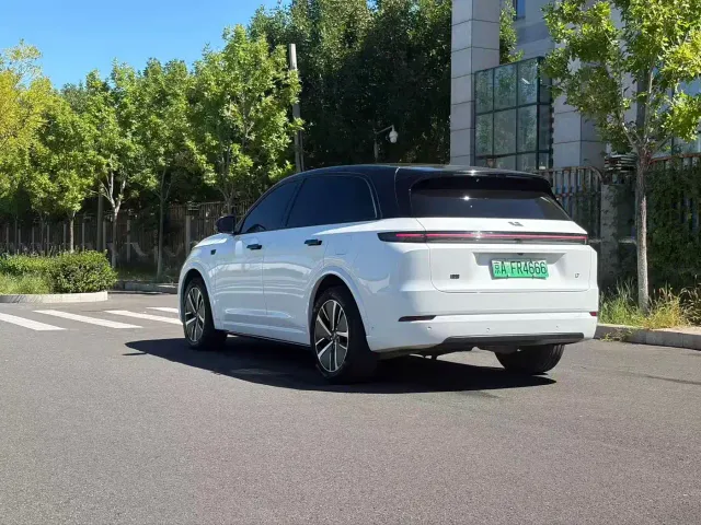 Li Auto L7 — Фото автомобиля 21