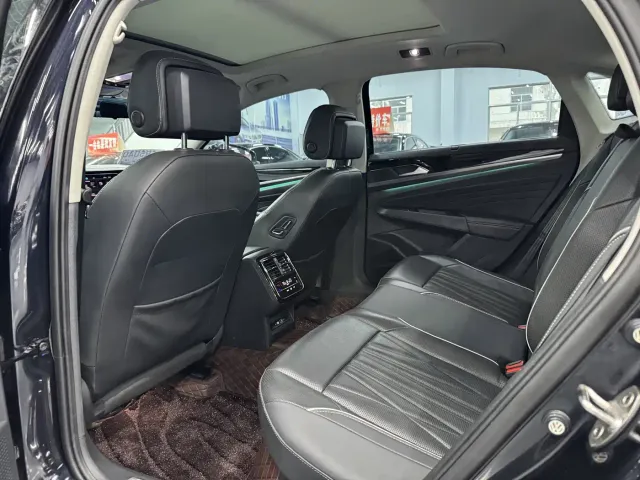 Volkswagen Passat — Фото автомобиля 5