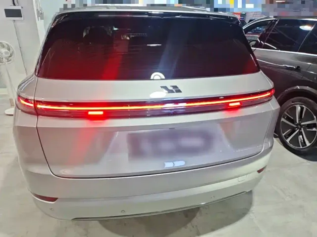 Li Auto L7 — Фото автомобиля 5