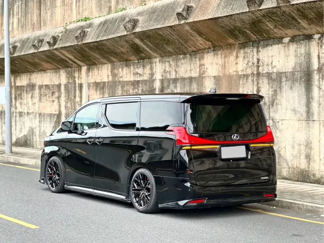 Lexus LM — Фото автомобиля 6