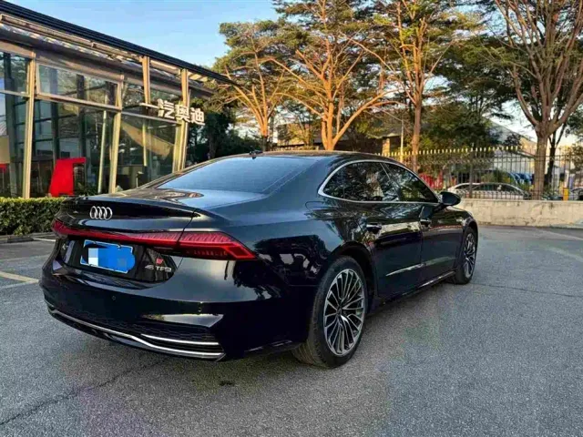 Audi A7L — Фото автомобиля 3