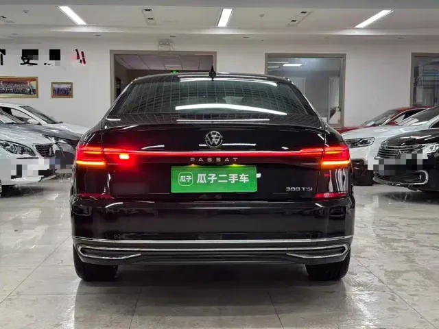 Volkswagen Passat — Фото автомобиля 5