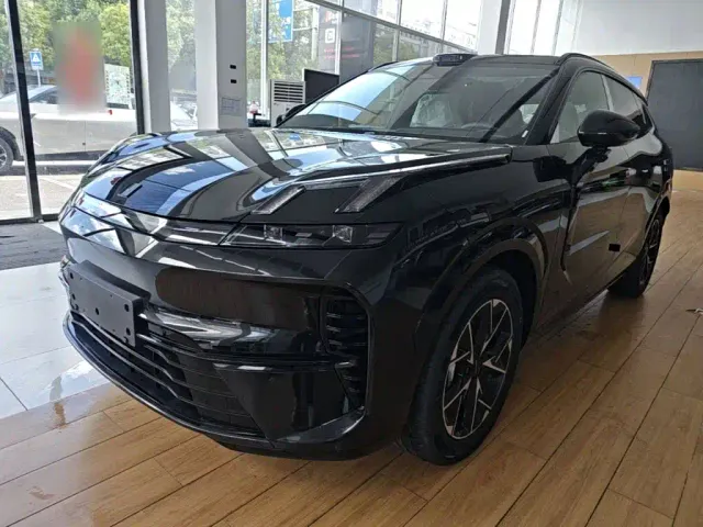 Фотография автомобиля — Lynk & Co 08 EM-P
