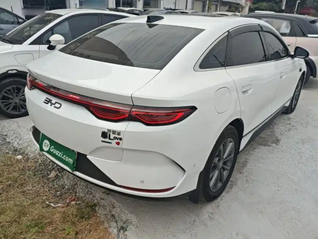 BYD Qin L — Фото автомобиля 6