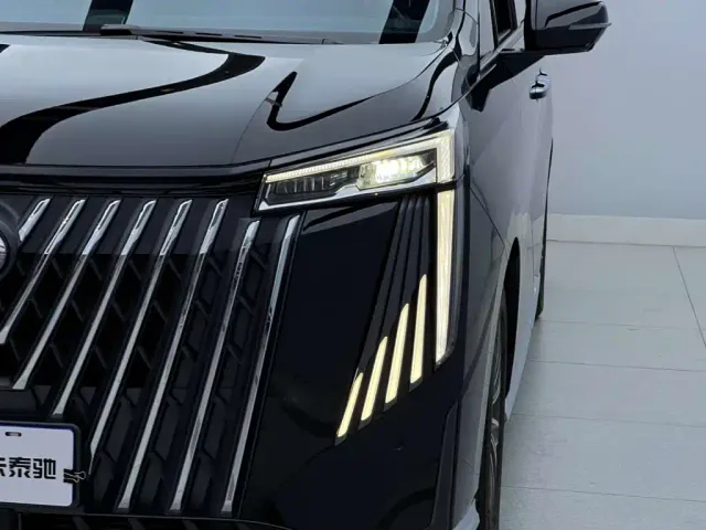 GAC Trumpchi M8 — Фото автомобиля 5