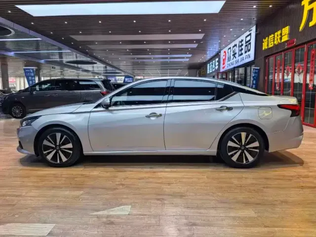 Nissan Teana — Фото автомобиля 18